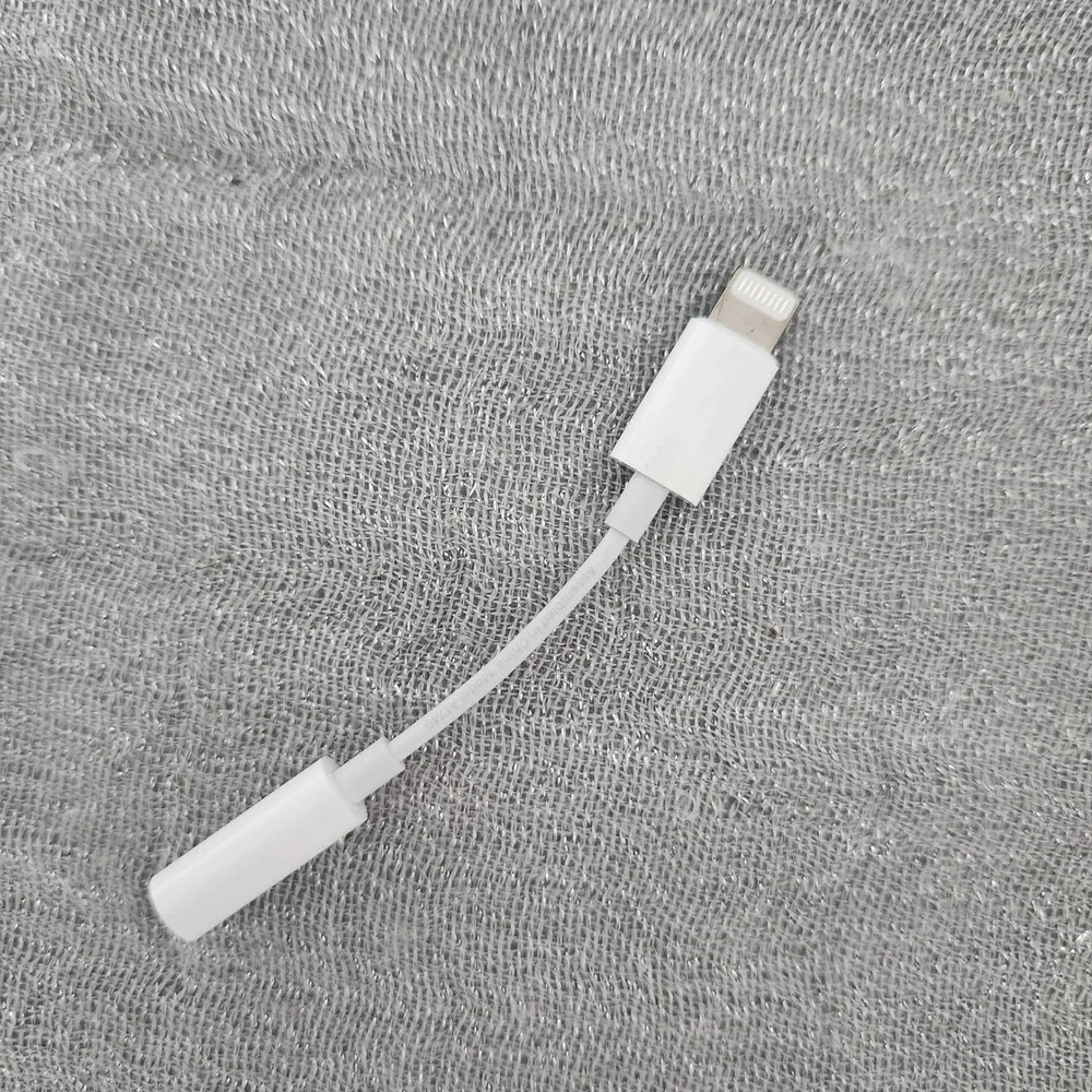Apple Lightning to 3.5mm Headphone Jack Adapter White Dongle A1749 iPhone iPad